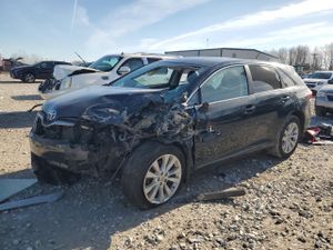 Toyota Venza LE 2.7L 4 2014