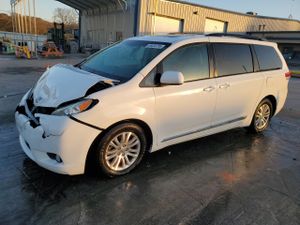 Toyota Sienna XLE 3.5L 6 2014