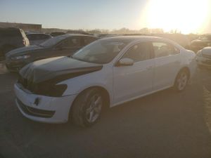 Volkswagen Passat SE 2.0L 4 2013