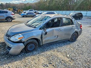 Nissan Versa S 1.8L 4 2010