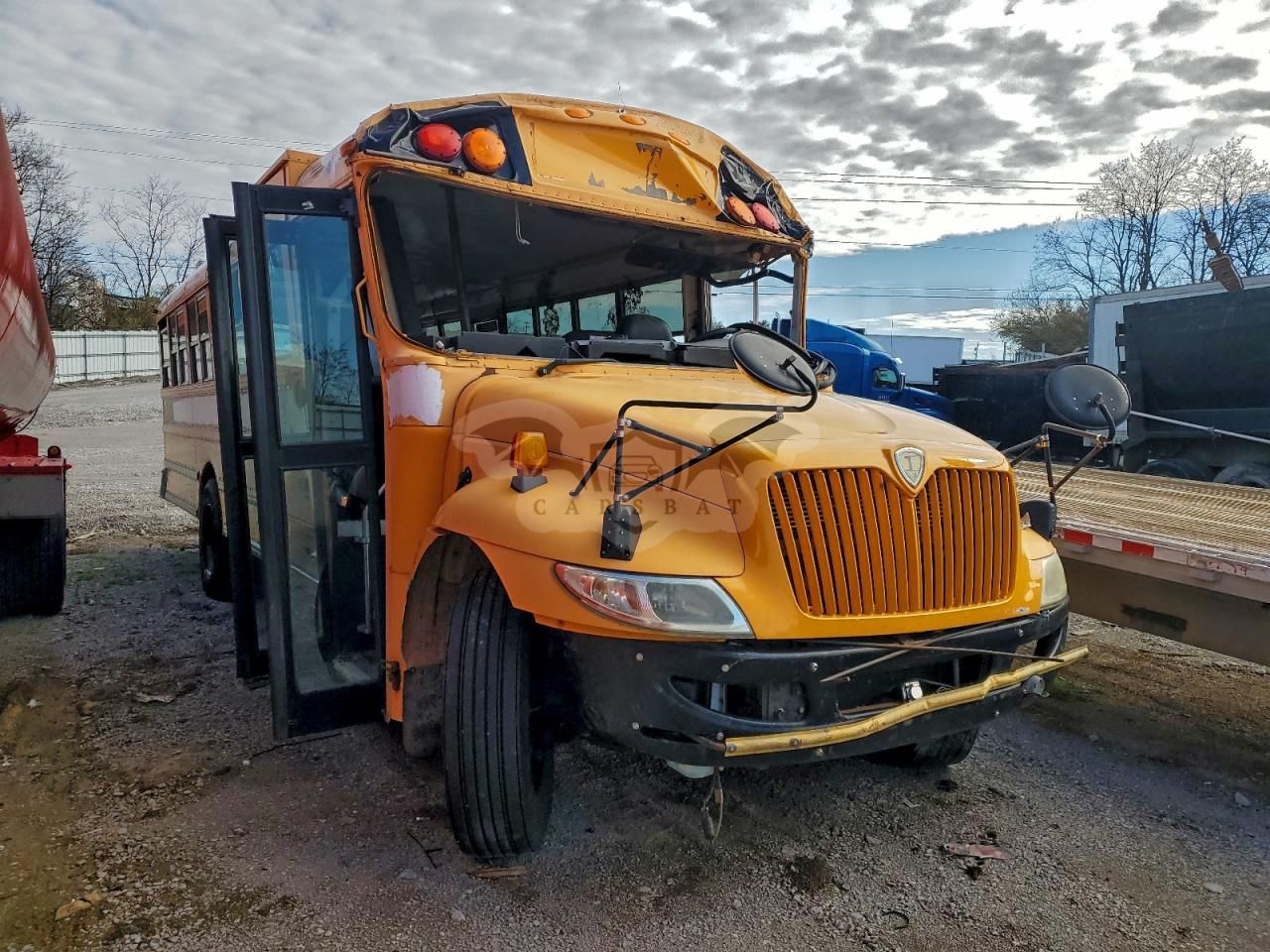 IC Corporation CE Series CE 7.6L 6 2009