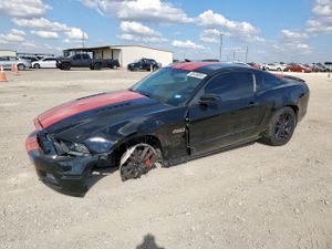 Ford Mustang GT 5.0L 8 2013