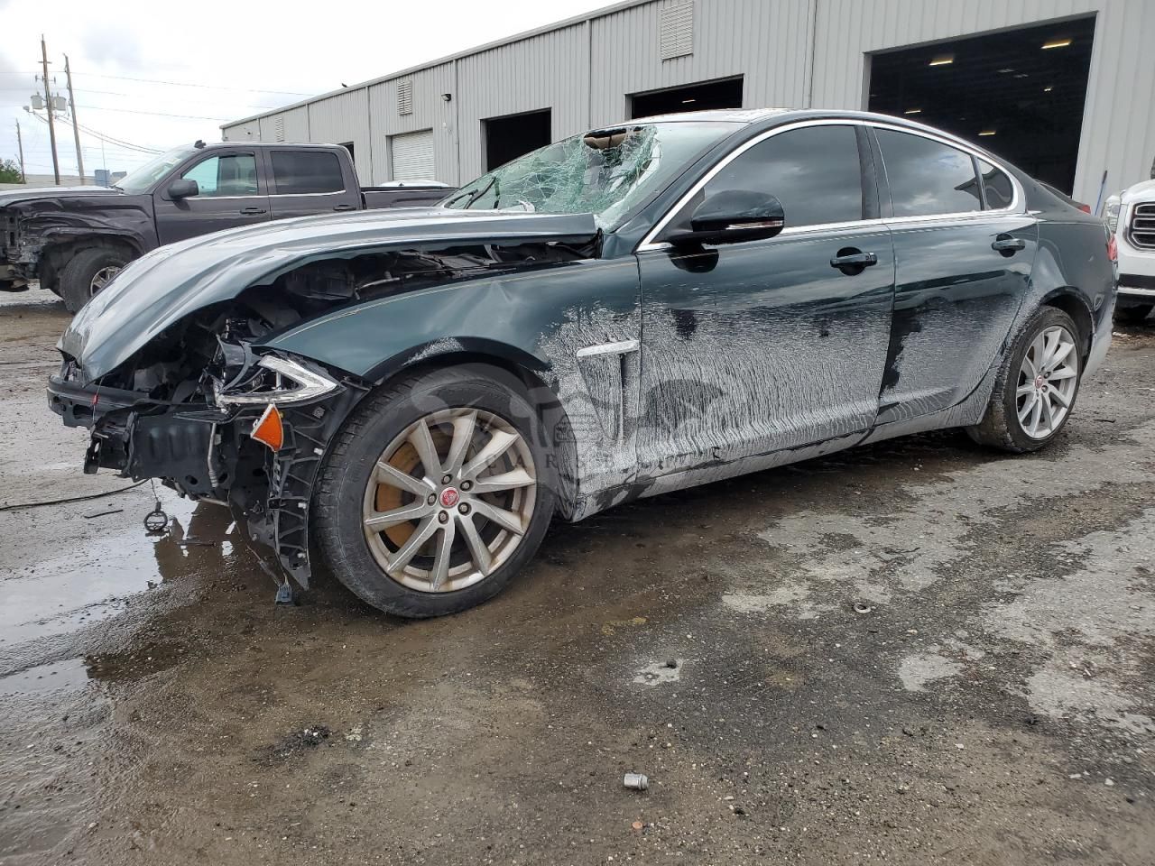 Jaguar XF 2.0T PREMIUM 2.0L 4 2015