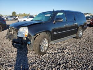 GMC Yukon DENALI 6.2L 8 2013