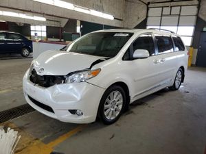 Toyota Sienna XLE 3.5L 6 2012