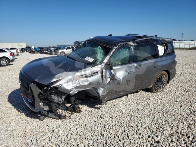 Infiniti QX80 3.5L  6 2025