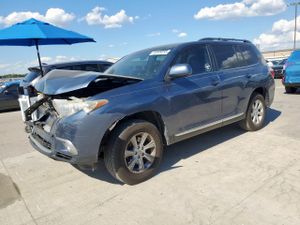 Toyota Highlander BASE 3.5L 6 2013