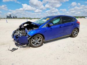 Ford Focus SE 2.0L 4 2014
