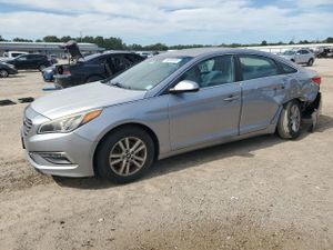 Hyundai Sonata SE 2.4L 4 2015