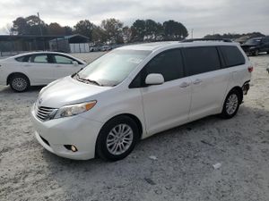 Toyota Sienna XLE 3.5L 6 2015