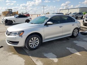 Volkswagen Passat S 1.8L 4 2015