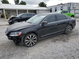 Volkswagen Passat SEL 2.0L 4 2014