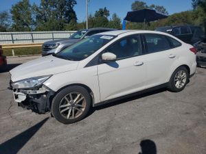 Ford Focus SE 2.0L 4 2015