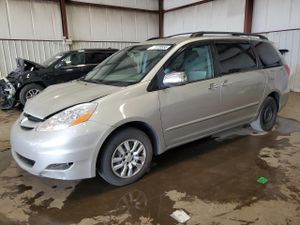 Toyota Sienna CE 3.5L 6 2010