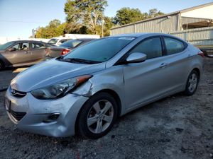 Hyundai Elantra GLS 1.8L 4 2013