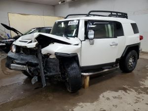 Toyota FJ Cruiser 4.0L 6 2012