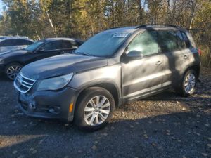 Volkswagen Tiguan SE 2.0L 4 2010