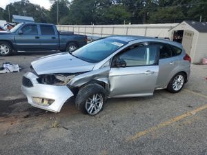 Ford Focus SE 2.0L 4 2015