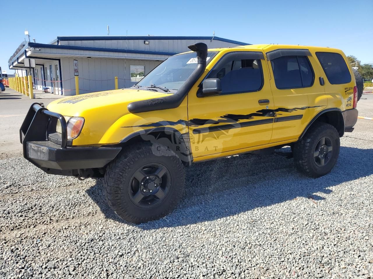 Nissan Xterra XE 3.3L 6 2001