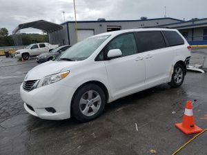 Toyota Sienna LE 3.5L 6 2013