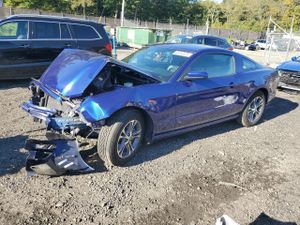Ford Mustang 3.7L 6 2014