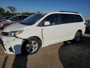 Toyota Sienna LE 3.5L 6 2020