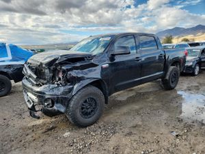 Toyota Tundra CREWMAX SR5 5.7L 8 2011