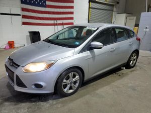 Ford Focus SE 2.0L 4 2013