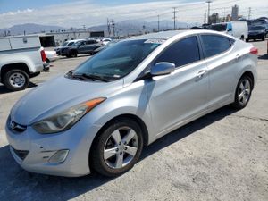 Hyundai Elantra GLS 1.8L 4 2013