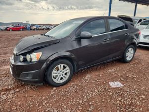 Chevrolet Aveo (Sonic) LT 1.4L 4 2015