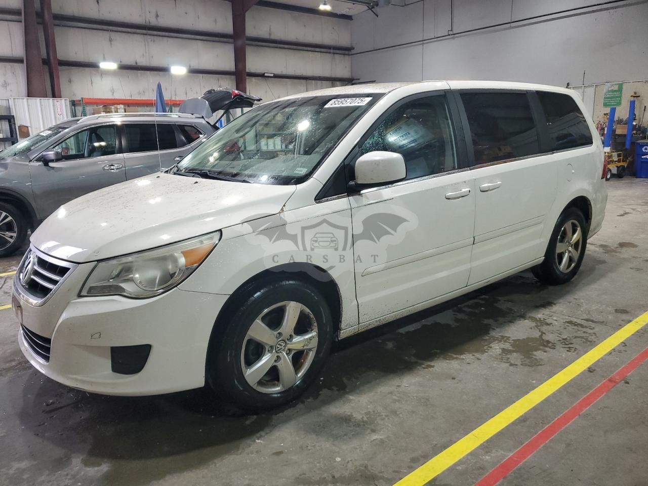 Volkswagen Routan SE 3.8L 6 2010
