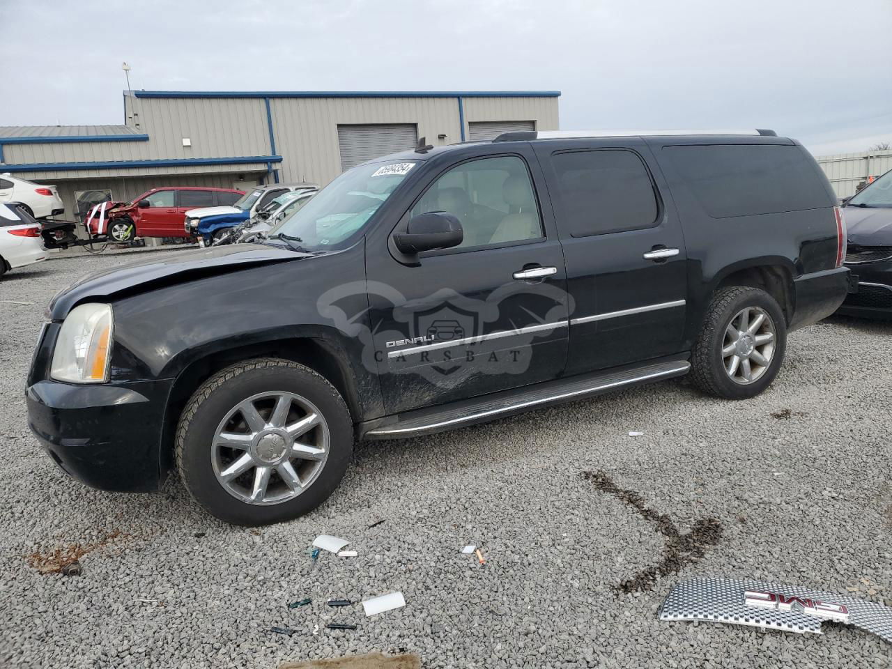 GMC Yukon DENALI 6.2L  8 2011