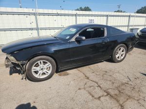 Ford Mustang 3.7L 6 2013