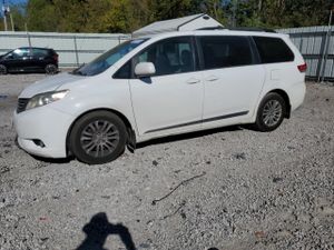 Toyota Sienna XLE 3.5L 6 2014