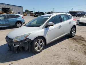 Ford Focus SE 2.0L 4 2014