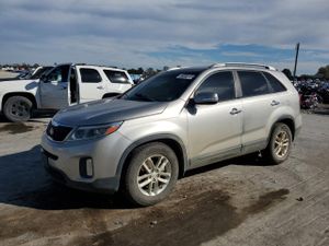 Kia Sorento LX 2.4L 4 2015