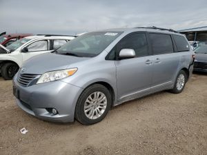 Toyota Sienna XLE 3.5L 6 2015