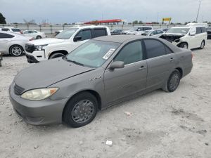 Toyota Camry LE 2.4L 4 2005