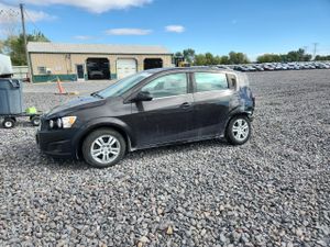 Chevrolet Aveo (Sonic) LT 1.8L 4 2015