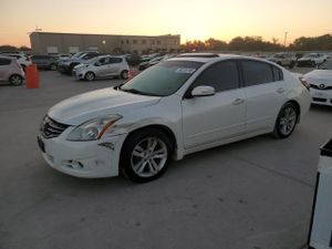 Nissan Altima SR 3.5L 6 2011