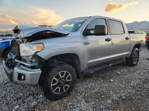 Toyota Tundra CREWMAX SR5 5.7L 8 2015