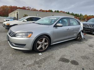 Volkswagen Passat S 2.5L 5 2013