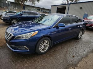 Hyundai Sonata SE 2.4L 4 2015