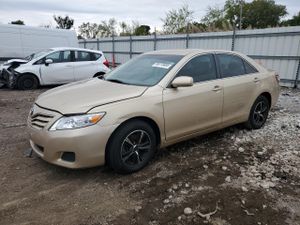Toyota Camry BASE 2.5L 4 2011
