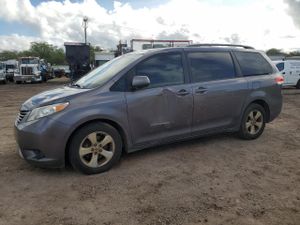 Toyota Sienna LE 3.5L 6 2011