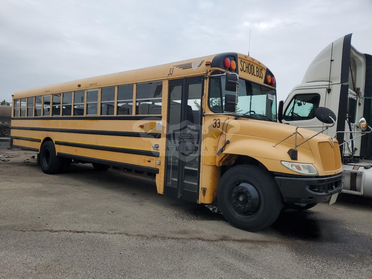 IC Corporation CE Series CE 7.6L 6 2010