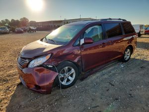 Toyota Sienna LE 3.5L 6 2013