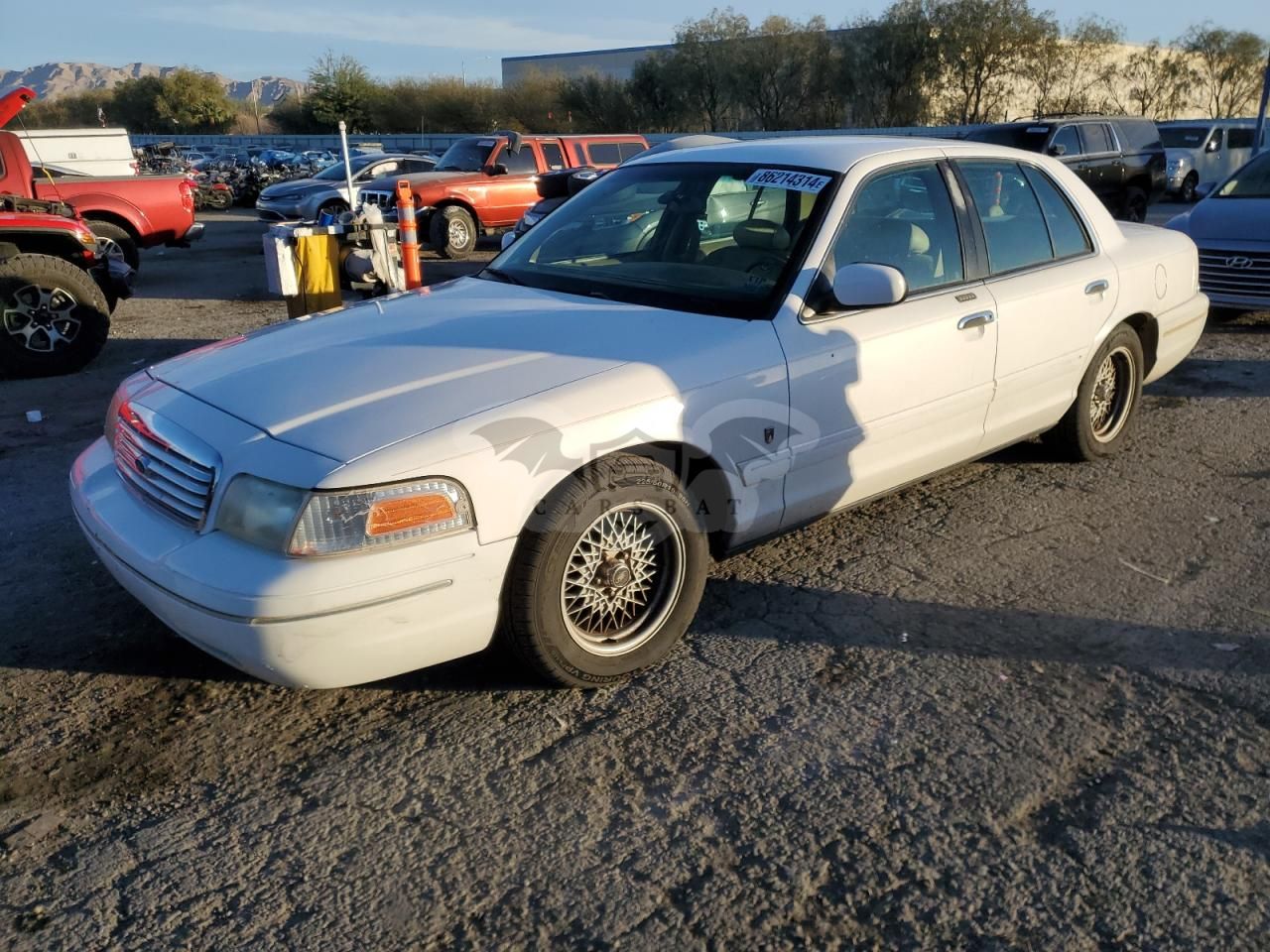 Ford Crown LX 4.6L 8 2000