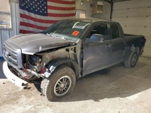 Toyota Tundra DOUBLE CAB SR5 5.7L 8 2013