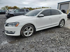 Volkswagen Passat SEL 1.8L 4 2015